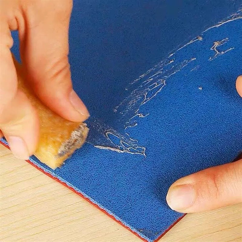 Bloc nettoyant pour colle de revêtements